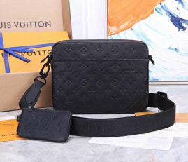 Picture of LV Mens Bags _SKUfw113679517fw